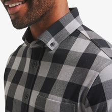 Load image into Gallery viewer, Mizzen+Main City Flannel - Black/Gray Buffalo Check
