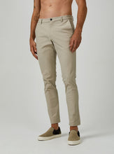 Load image into Gallery viewer, 7DIAMONDS The Infinity Chino Pant - Khaki
