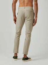 Load image into Gallery viewer, 7DIAMONDS The Infinity Chino Pant - Khaki
