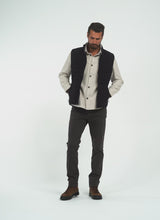 Load and play video in Gallery viewer, 7DIAMONDS The Atlas Vest - Navy
